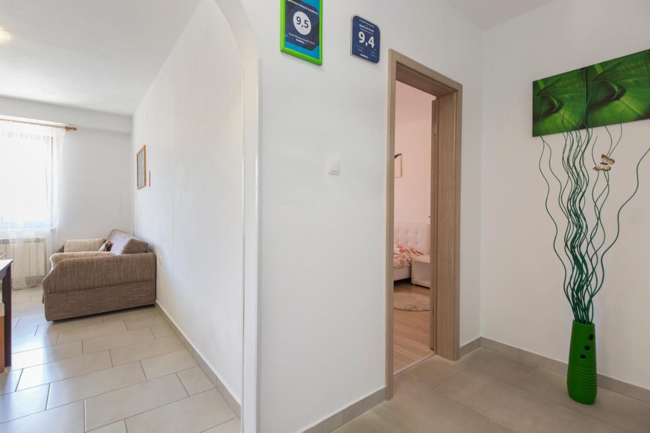Apartmani Xenia&Desiderio Buzet Exterior foto