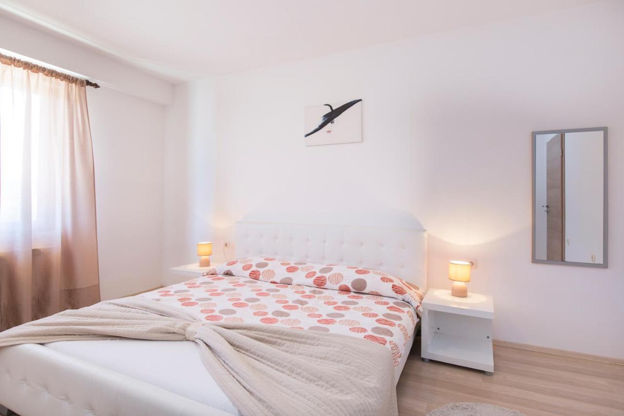 Apartmani Xenia&Desiderio Buzet Exterior foto
