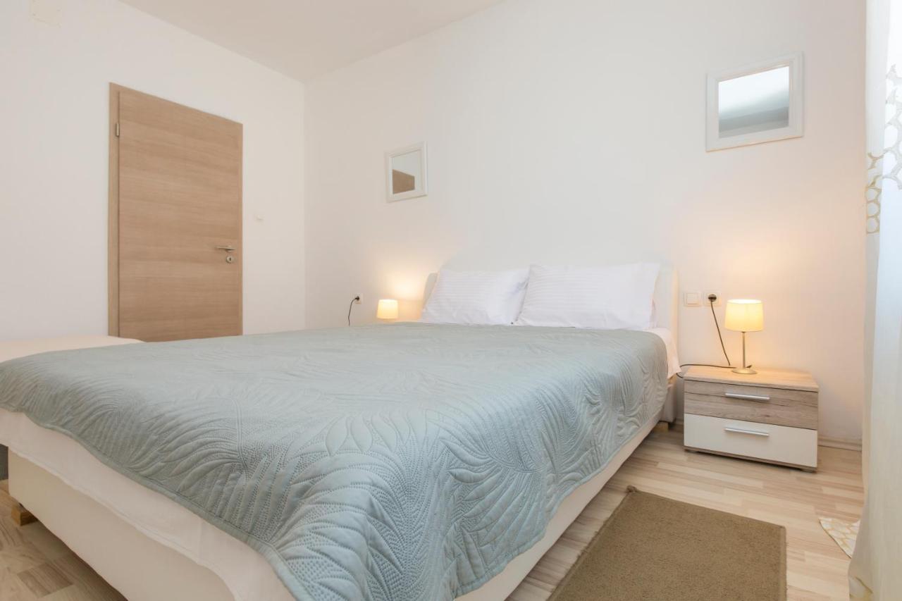 Apartmani Xenia&Desiderio Buzet Exterior foto