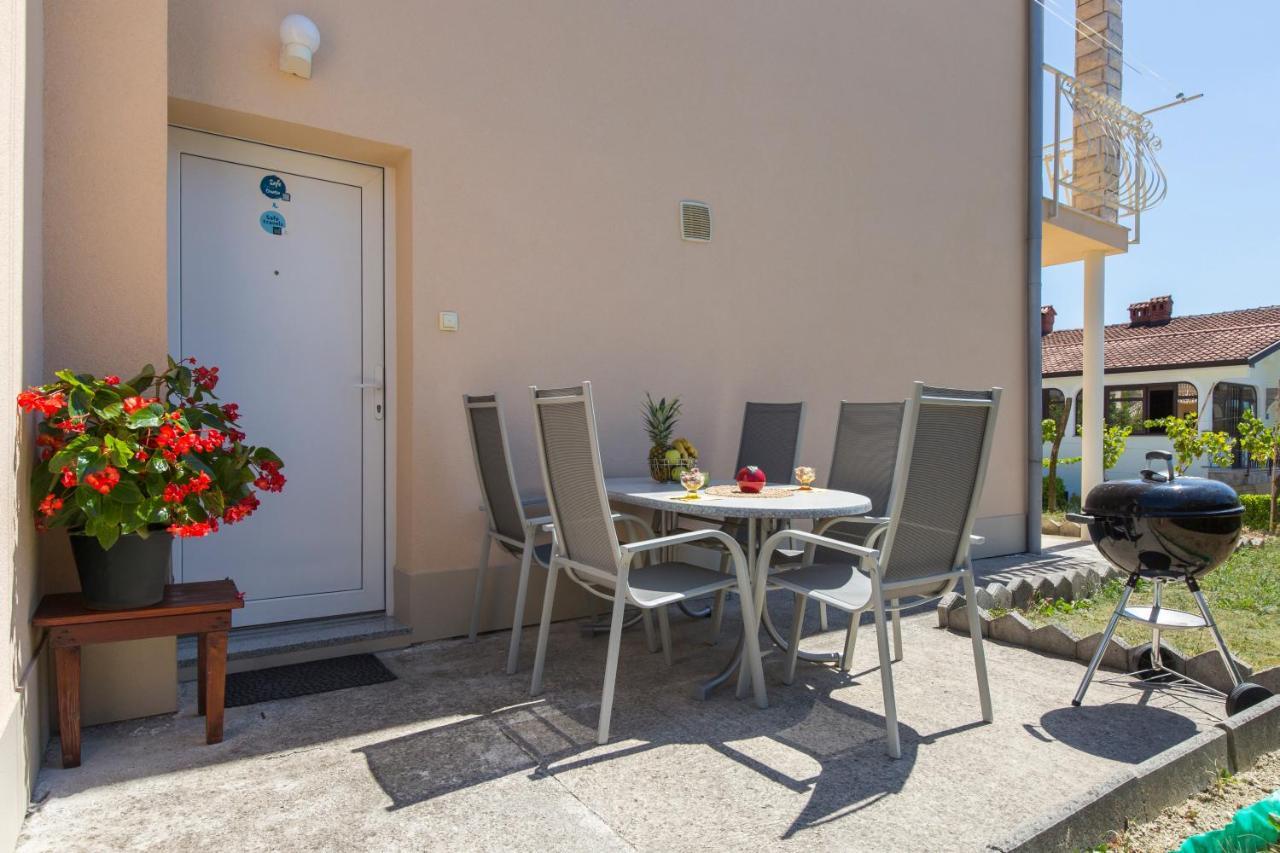 Apartmani Xenia&Desiderio Buzet Exterior foto