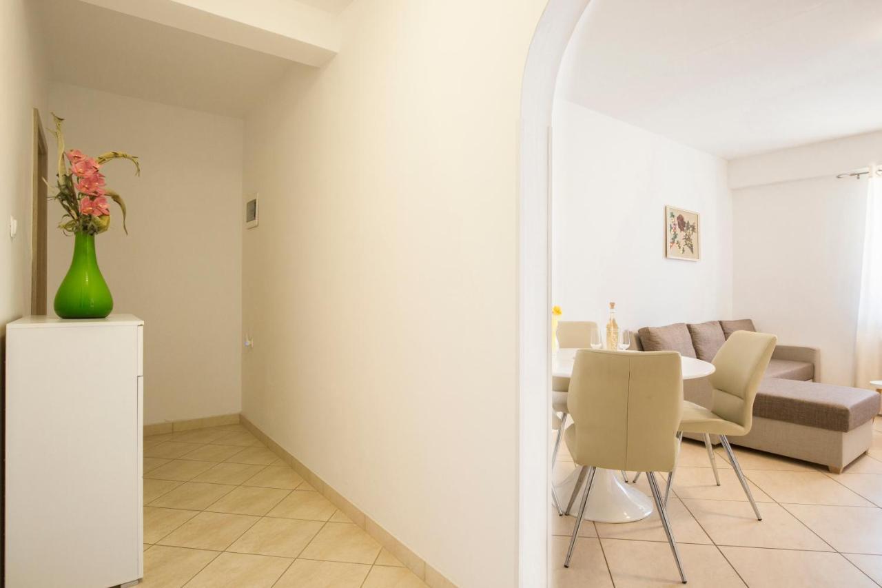 Apartmani Xenia&Desiderio Buzet Exterior foto