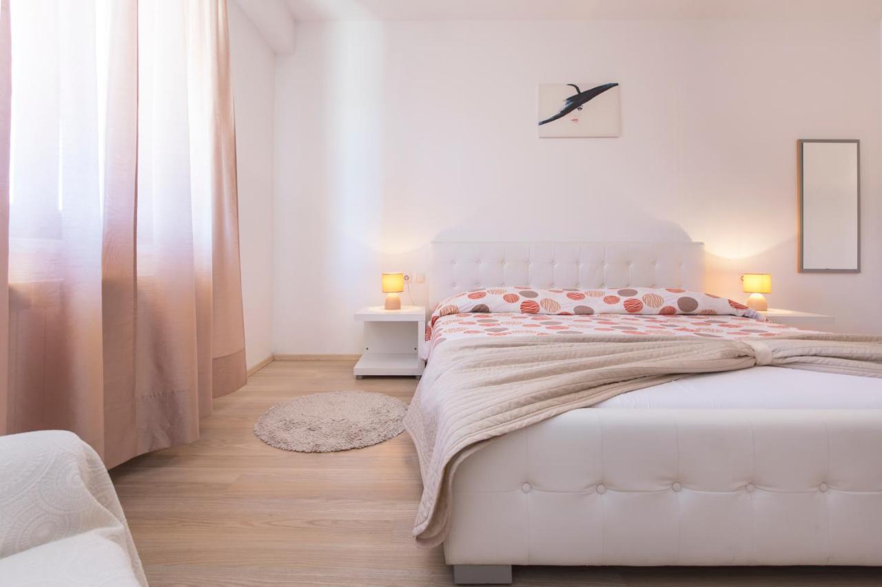 Apartmani Xenia&Desiderio Buzet Exterior foto